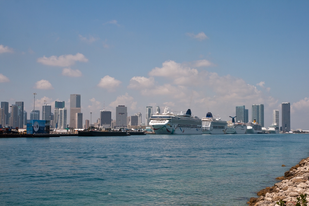 miami_ocean_drive_south_beach_art_deco_airport_MIA_17