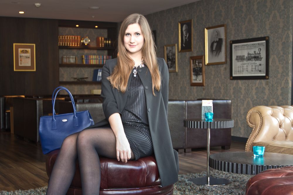 motel_one_muenchen_ana_alcazar_kleid_outfit_03