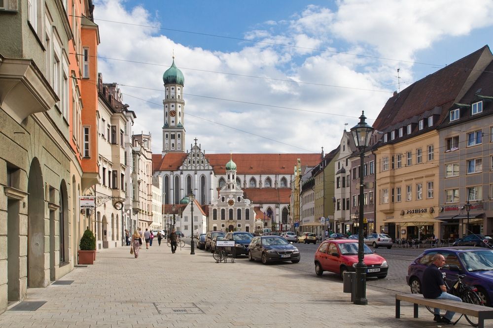 Augsburg_Innenstadt_Rathausplatz_Moritzplat_StUlrich_01