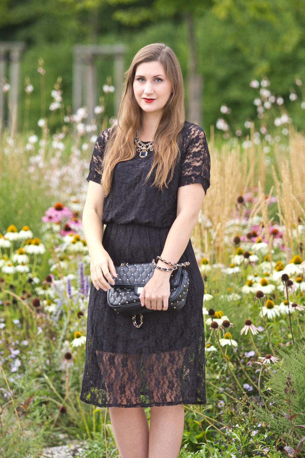 little_black_lace_dress_01