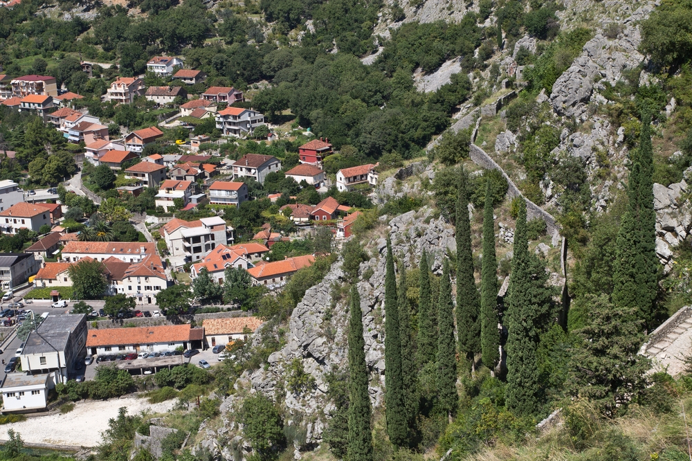 ms-europa-2_luxus_kreuzfahrt_kotor_montenegro_07