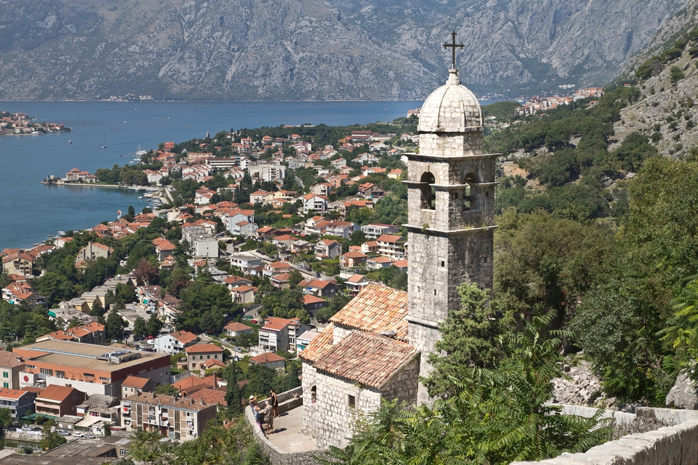 ms-europa-2_luxus_kreuzfahrt_kotor_montenegro_08