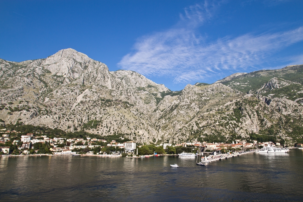 ms-europa-2_luxus_kreuzfahrt_kotor_montenegro_11