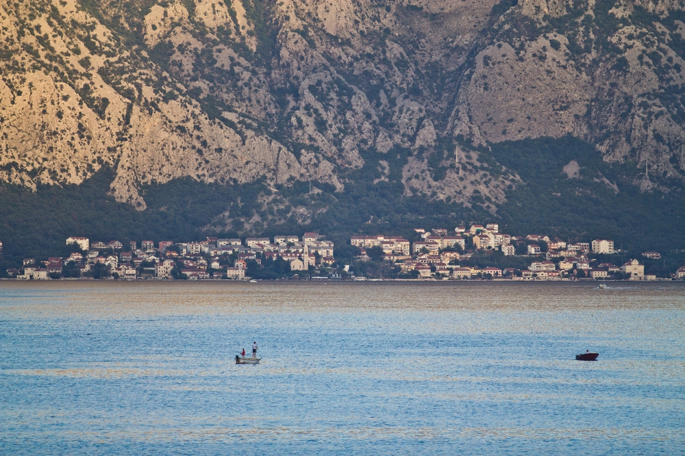 ms-europa-2_luxus_kreuzfahrt_kotor_montenegro_14