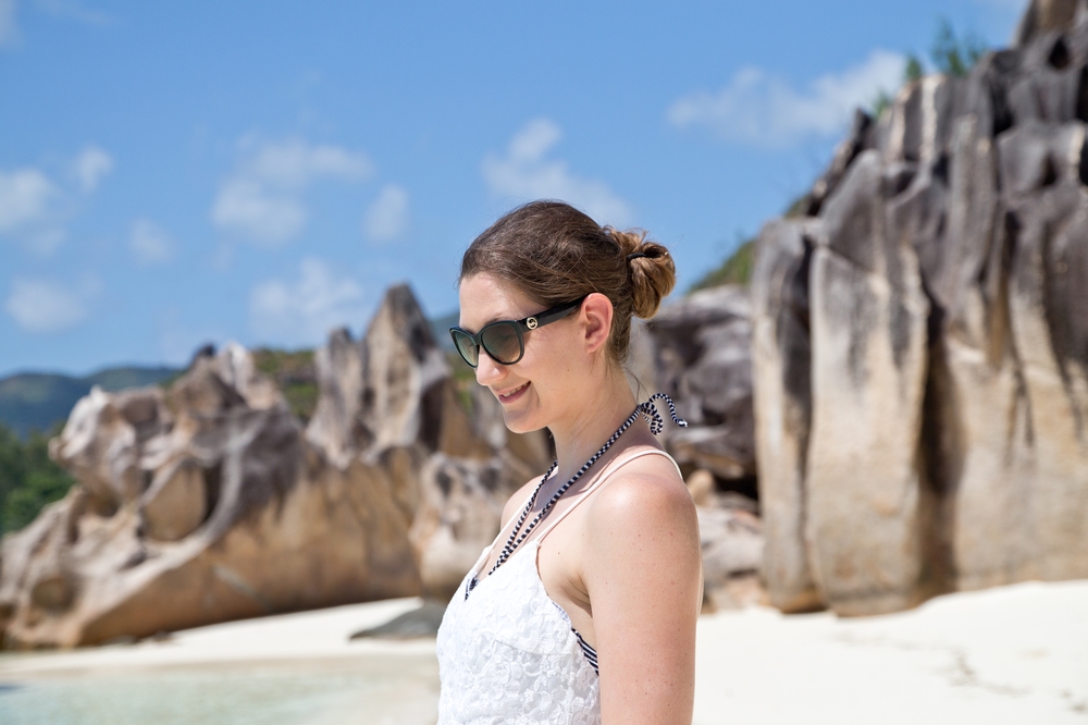 outfit_white_dress_seychellen_curieuse_island_08