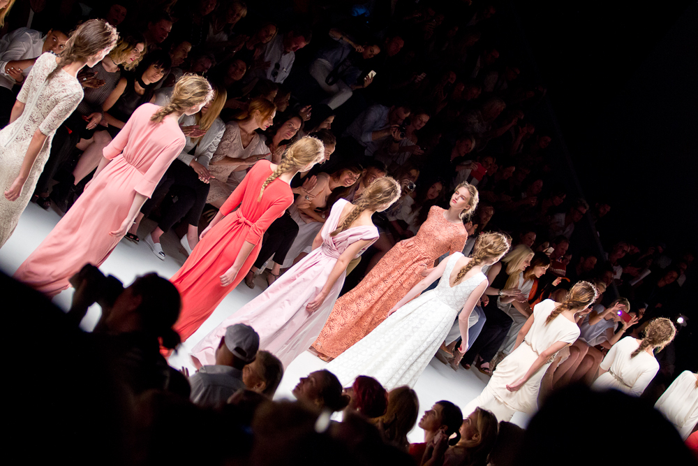 fashion_week_berlin_july_2015_fashionblogger_dimitri_rebekkaruetz_minx_holyghost_haubentaucher_hashmag_lounge_beauty_17