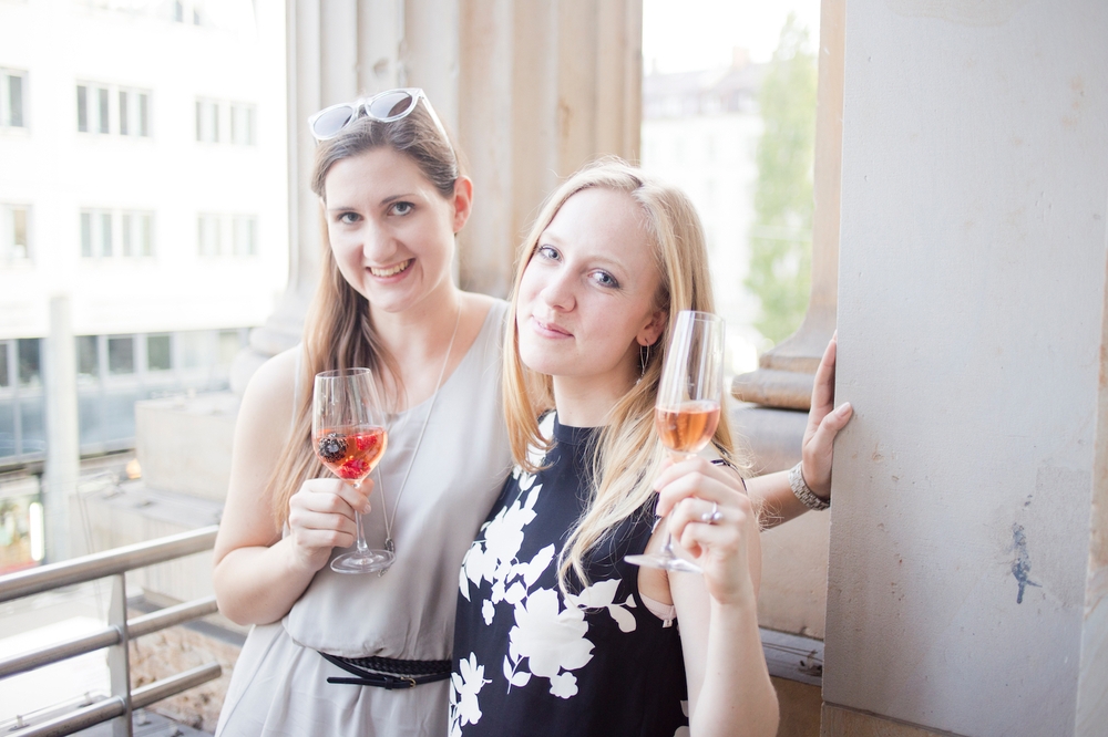 sofitel_munich_bayerpost_veuve_clicquot_ring_for_champagne_hotel_muenchen_03