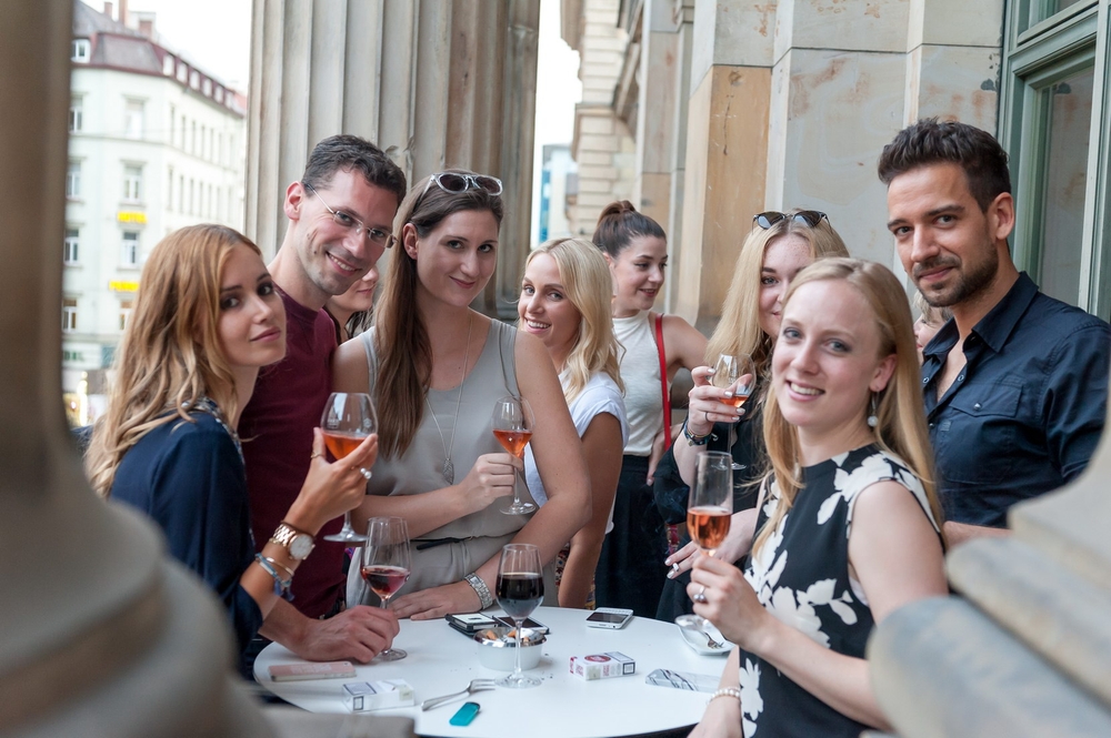 sofitel_munich_bayerpost_veuve_clicquot_ring_for_champagne_hotel_muenchen_07
