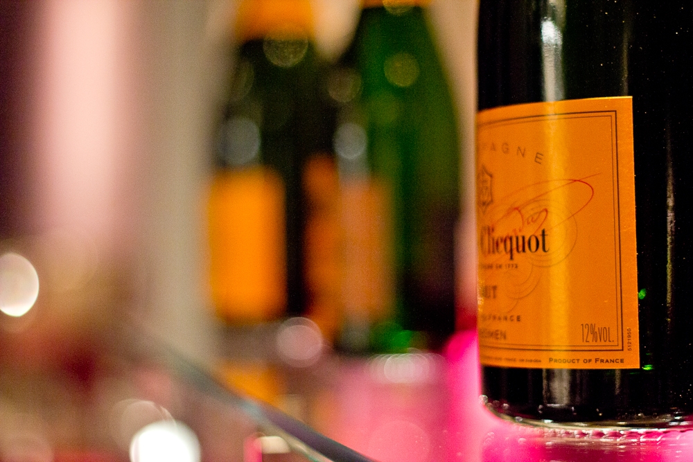 sofitel_munich_bayerpost_veuve_clicquot_ring_for_champagne_hotel_muenchen_19