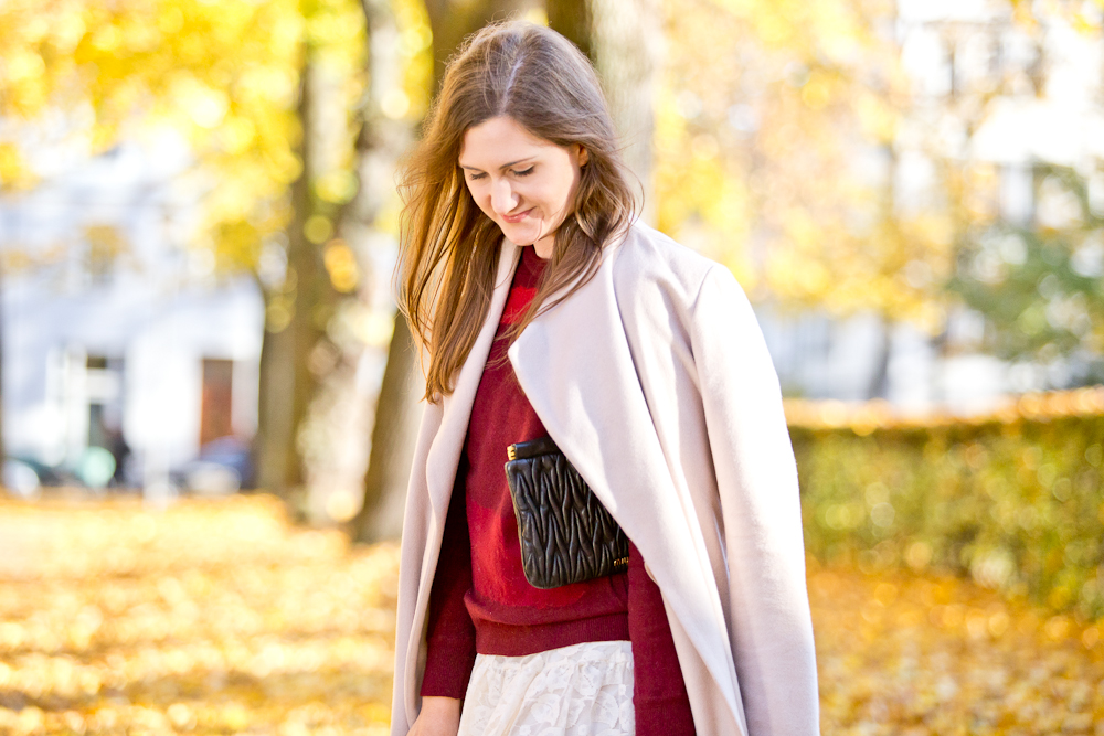 herbst_outfit_stiefel_miumiu_hallhuber_lacoste_molly_bracken_fashionblog_muenchen_fall_autumn_07