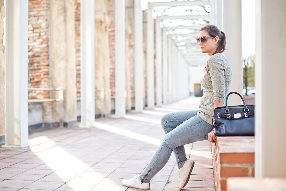 fashion_blog_muenchen_modeblog_outfit_look_hallhuber_marc_jacobs_furla_sneakers_guess_tamaris_01