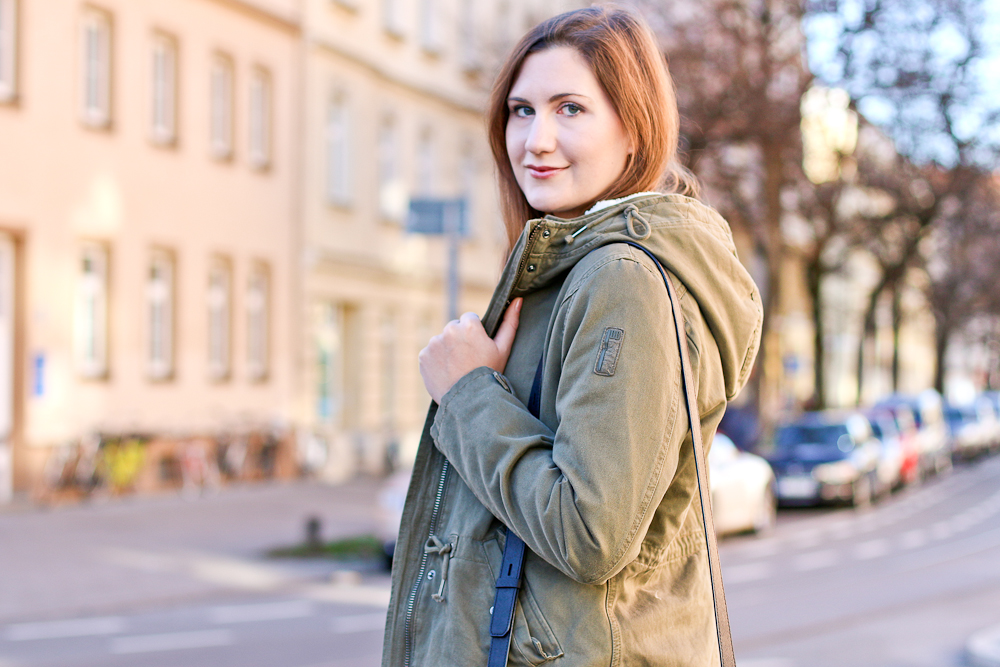 outfit_bomboogie_parka_karl_kagerfeld_tasche_klassik_bag_poi_lei_boots_03