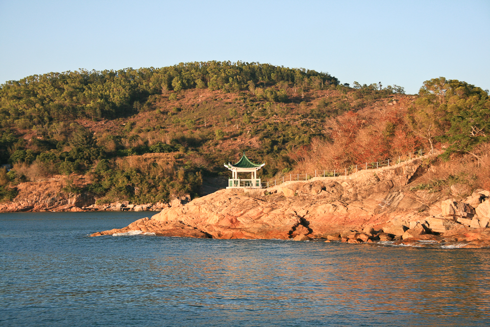 hongkong_china_blog_reiseblog_reisetagebuch_lantau_lamma_island_big_buddha_temple_10000_buddhas_avenue_stars_nan_lian_garden_32