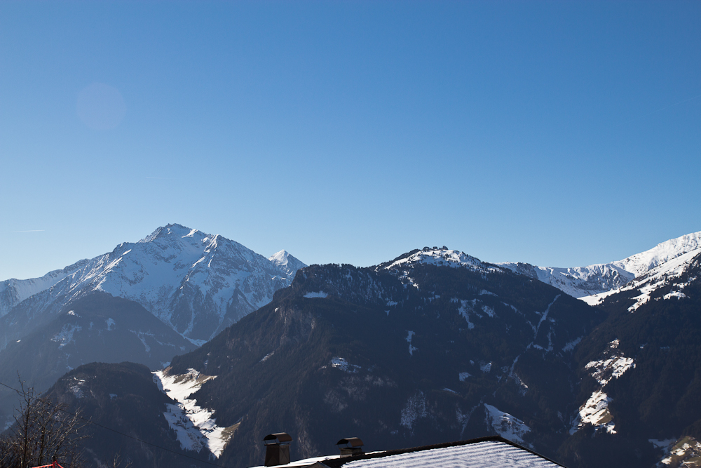 oesterreich_winter_wochenende_ski_rodeln_tirol_hainzenberg_gerloss_zell_ziller_arena_touareg_vw_offroad_mietwagen_hotel_theresa_02