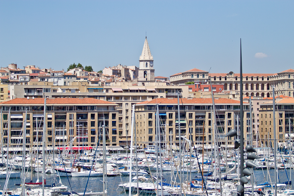 marseille_suedfrankreich_reiseblog_roadtrip_vieux-port_sacre-coeur-de-la-garde_radisson_blu_pool_dach_24