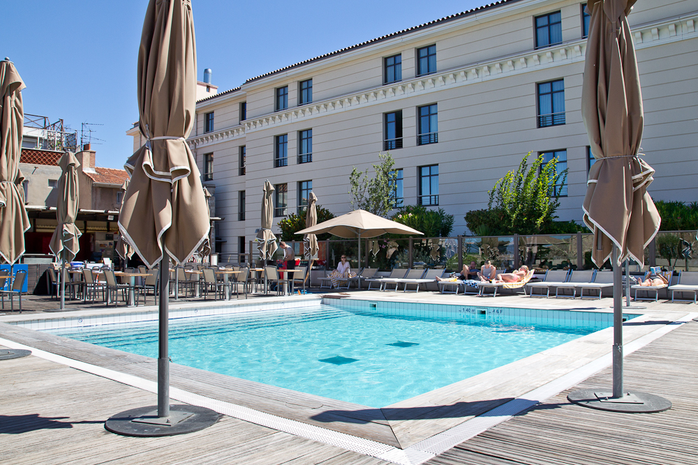 pool_jumpsuit_playsuit_marseille_dachterrasse_05