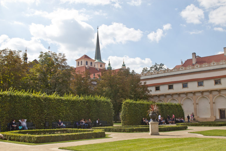 Prag 1 Altstädter Ring, Rathaus, Karlsbrücke sowie VrtbaGarten und